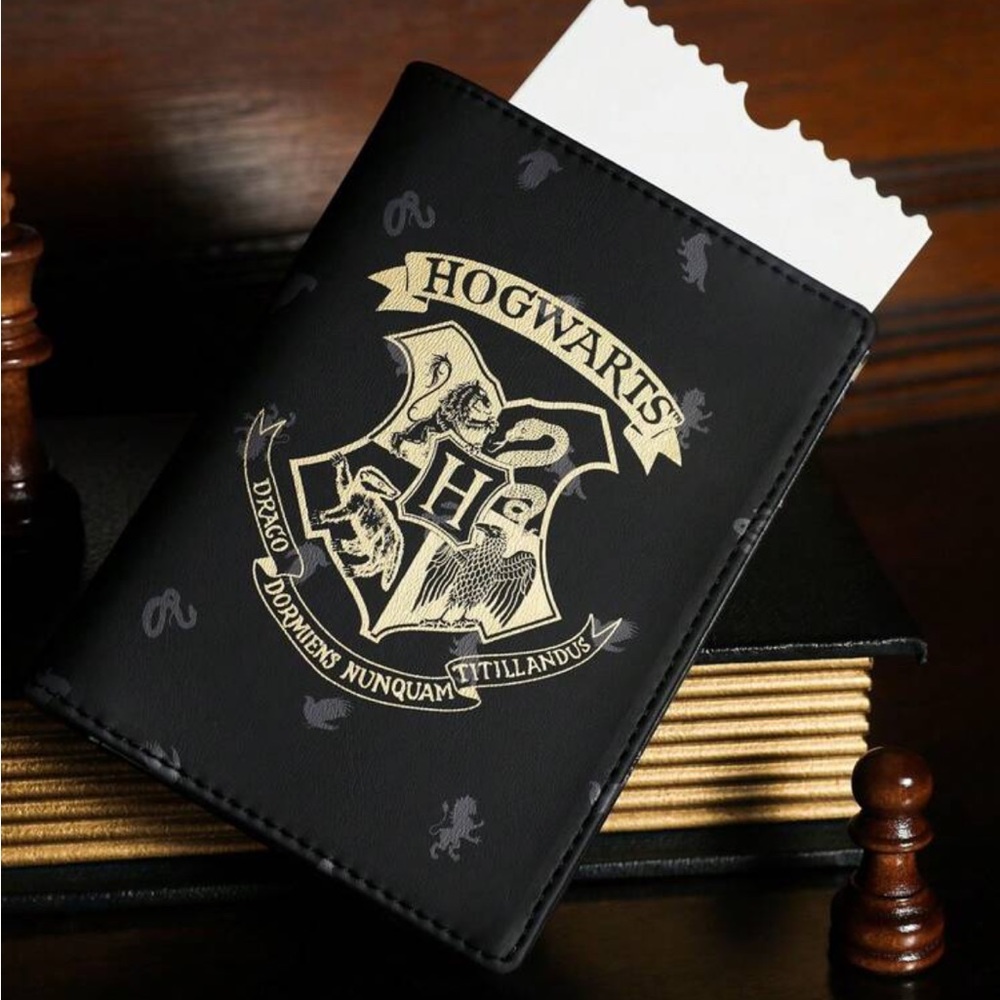 HARRY POTTER X Rebellious Rose Letter Graphic Black Pu Passport Holder